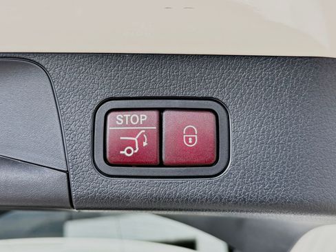 Used 2025 Mercedes-Benz GLB 250 image 19