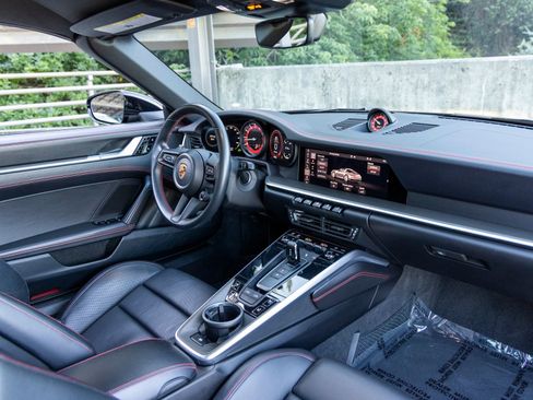 Certified 2021 Porsche 911 Targa 4S image 46