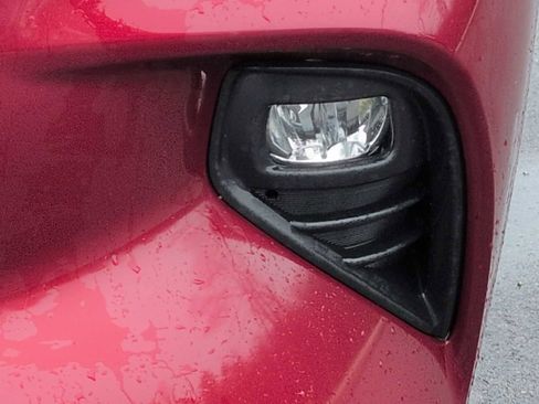 Used 2022 Toyota Highlander LE AWD/4WD image 11