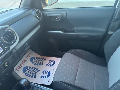 Used 2023 Toyota Tacoma TRD Sport image 17