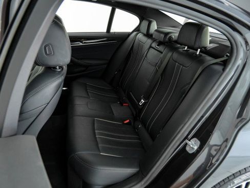 Used 2020 BMW 540i xDrive image 40