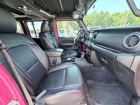 Used 2022 Jeep Wrangler Unlimited Sahara w/ Cold Weather Group AWD/4WD image 23