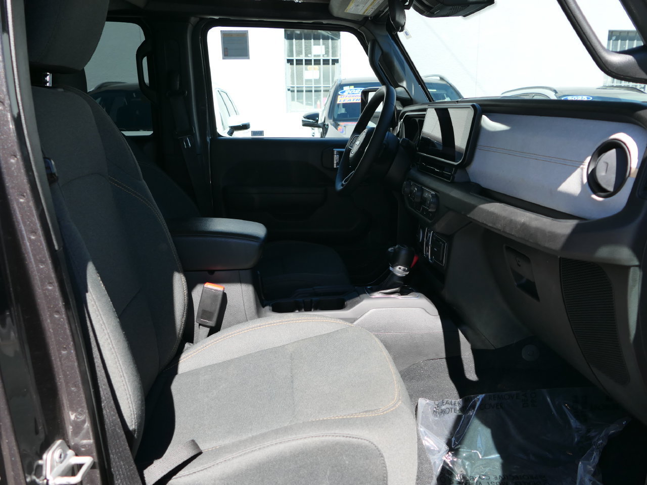 Used 2024 Jeep Wrangler Unlimited AWD/4WD image 28