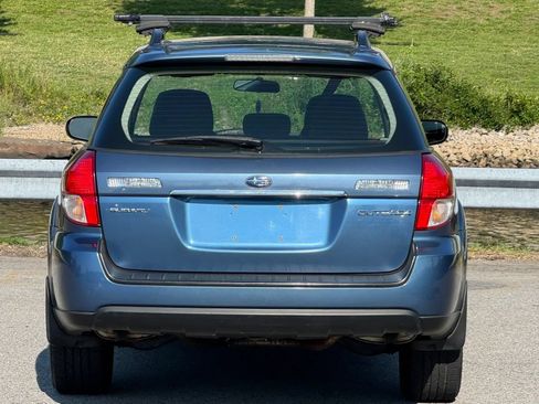 Used 2008 Subaru Outback 2.5i L.L. Bean AWD/4WD image 8
