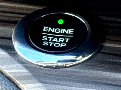 Used 2021 Ford Explorer Limited w/ Equipment Group 301A image 6