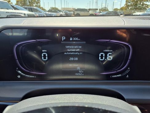 Used 2025 Kia Seltos S FWD image 15