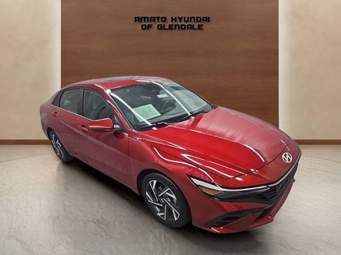 Used 2025 Hyundai Elantra SEL FWD image 8