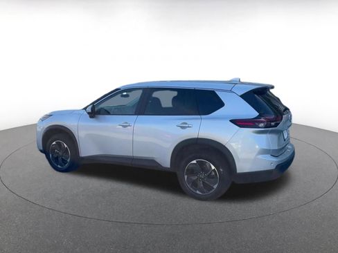 Used 2025 Nissan Rogue SV AWD/4WD image 10