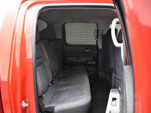 Used 2023 Nissan Frontier SV image 11