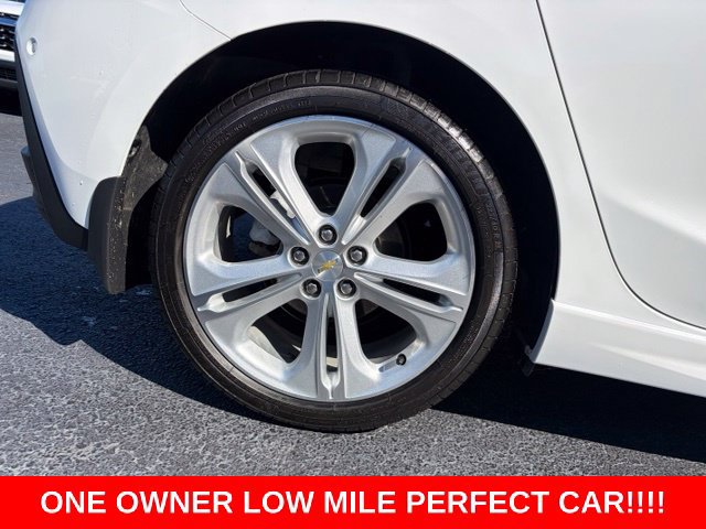 Used 2018 Chevrolet Cruze Premier FWD image 7