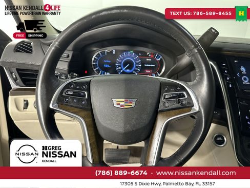 Used 2018 Cadillac Escalade Luxury image 18