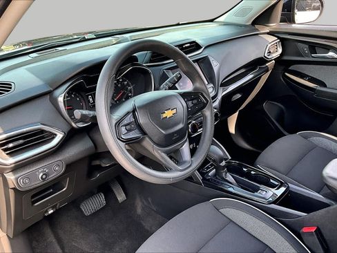 Used 2023 Chevrolet TrailBlazer LT FWD image 18
