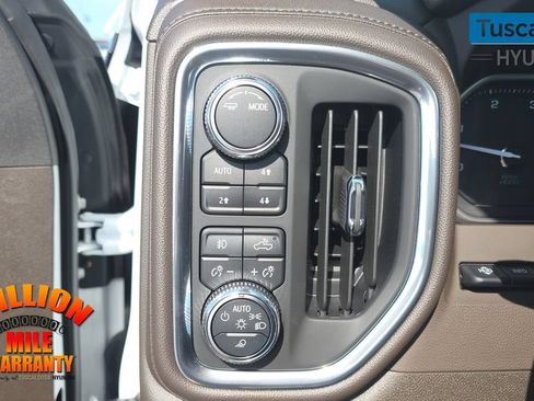 Used 2023 GMC Sierra 2500 Denali w/ Denali Ultimate Package AWD/4WD image 15