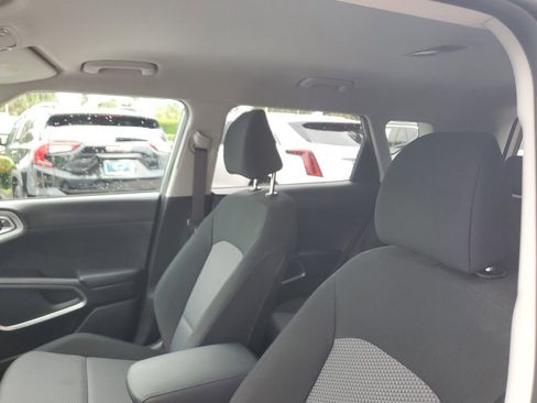 Used 2023 Kia Soul LX w/ LX Technology Package FWD image 21