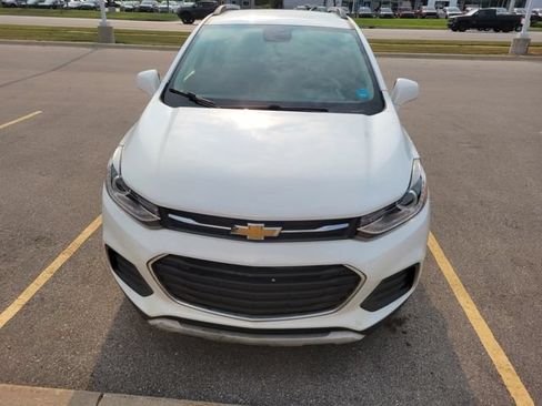 Used 2017 Chevrolet Trax LT w/ LT Convenience Package AWD/4WD image 2
