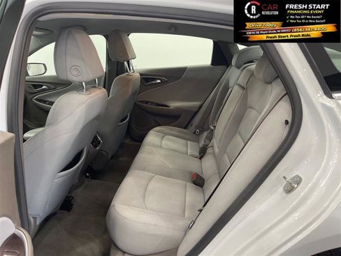 Used 2022 Chevrolet Malibu LT FWD image 34