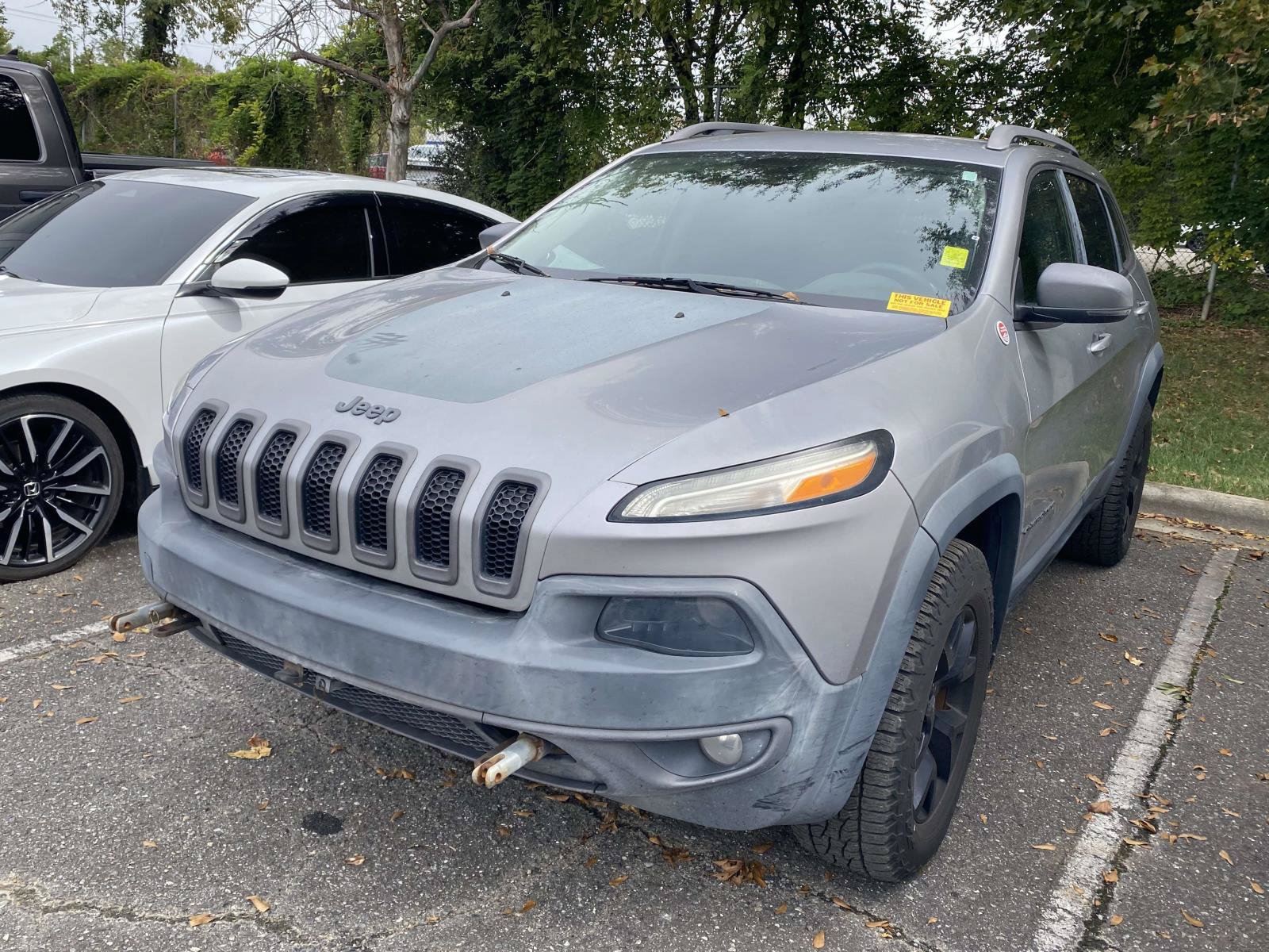 Used 2016 Jeep Cherokee Trailhawk w/ Leather Interior Group AWD/4WD image 3