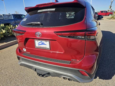 Used 2021 Toyota Highlander XSE image 7