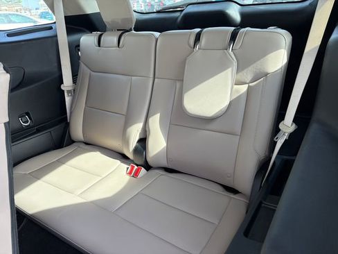 Used 2024 Ford Explorer XLT w/ Equipment Group 202A image 41