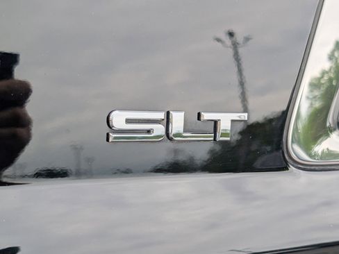 Used 2018 GMC Yukon SLT AWD/4WD image 10