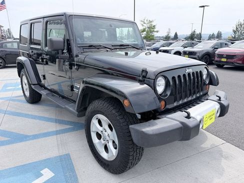 Used 2013 Jeep Wrangler Unlimited Sahara w/ Trailer Tow Group AWD/4WD image 3