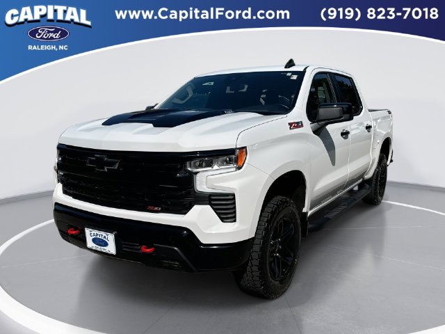 Used 2025 Chevrolet Silverado 1500 LT Trail Boss w/ Convenience Package II AWD/4WD image 1