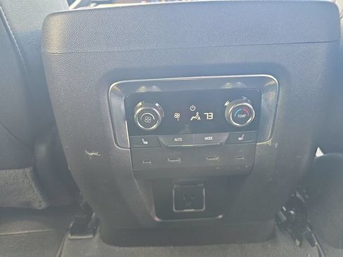 Used 2025 Chevrolet Tahoe High Country AWD/4WD image 23