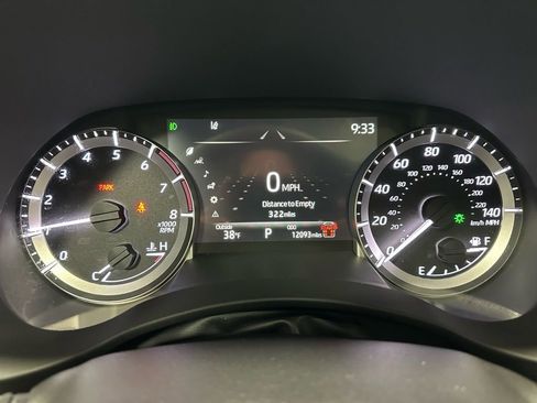 Used 2025 Toyota Highlander XLE image 23