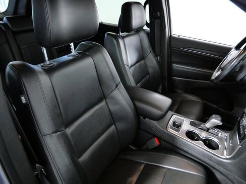 Used 2021 Jeep Grand Cherokee Limited w/ Luxury Group II image 12