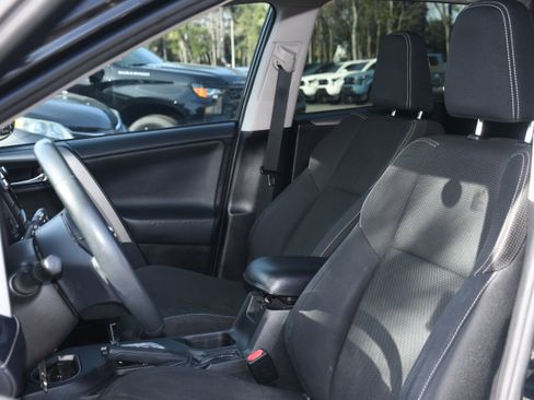 Used 2017 Toyota RAV4 XLE image 12
