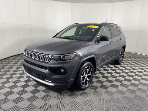 Used 2024 Jeep Compass Limited AWD/4WD image 11