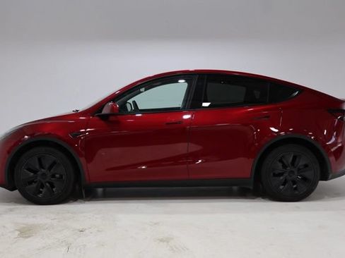 Used 2024 Tesla Model Y Long Range RWD image 4