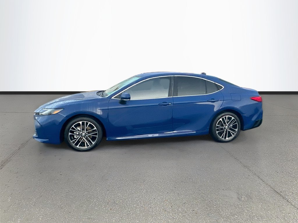 Used 2025 Toyota Camry XLE FWD image 4