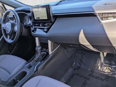 Used 2025 Toyota Corolla Cross SE image 22