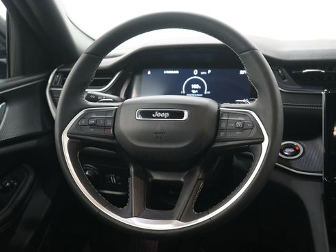 Used 2024 Jeep Grand Cherokee Altitude image 14