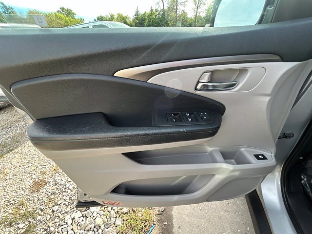 Used 2017 Honda Pilot LX image 16