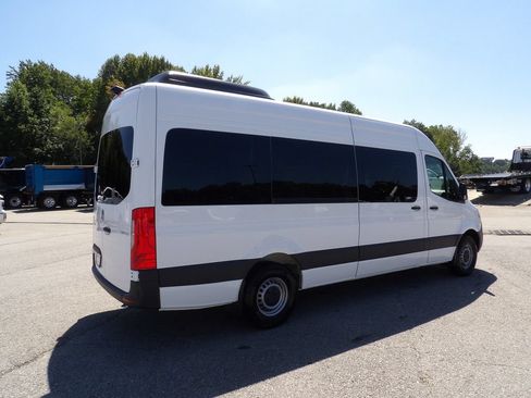 Used 2025 Mercedes-Benz Sprinter 2500 image 7