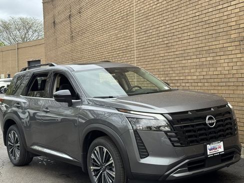 New 2026 Nissan Pathfinder Platinum AWD/4WD image 2