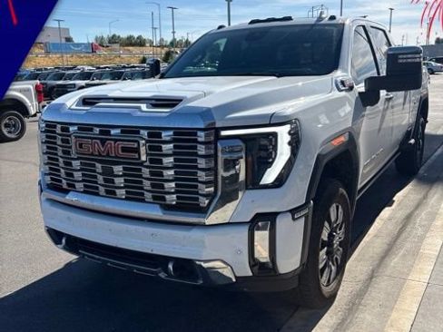Used 2025 GMC Sierra 3500 Denali w/ Denali Reserve Package AWD/4WD image 1