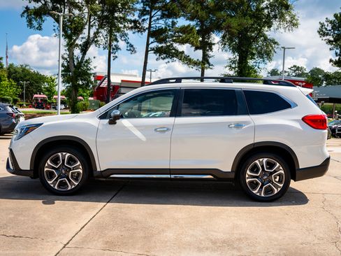 Used 2023 Subaru Ascent Touring AWD/4WD image 2