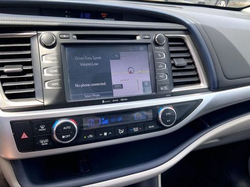 Used 2016 Toyota Highlander XLE FWD image 34