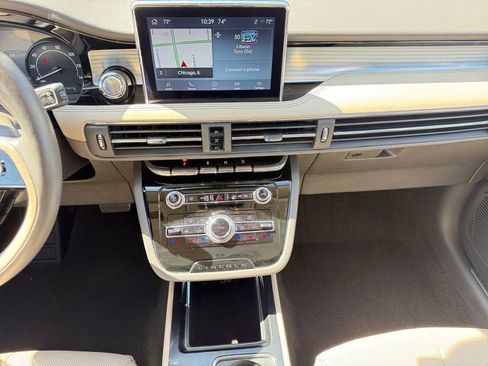 Used 2022 Lincoln Corsair AWD w/ Premium Package image 11