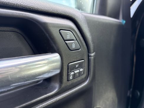 Used 2019 Chevrolet Silverado 1500 High Country w/ Z71 Off-Road Package image 18