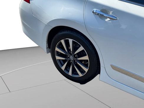Used 2016 Nissan Altima 2.5 SV FWD image 26