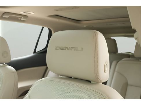 Used 2020 GMC Acadia Denali AWD/4WD image 18
