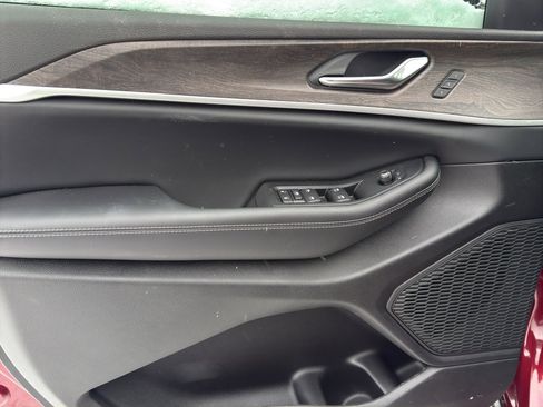 New 2025 Jeep Grand Cherokee Limited image 12