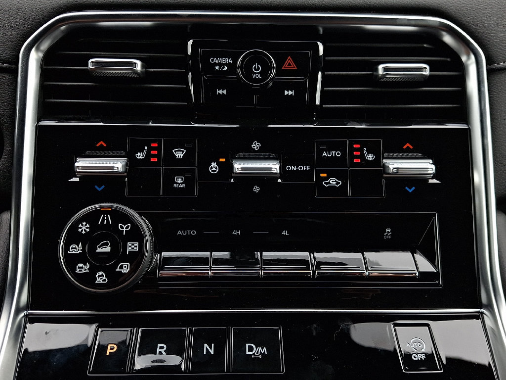 Used 2025 Nissan Armada SL AWD/4WD image 21