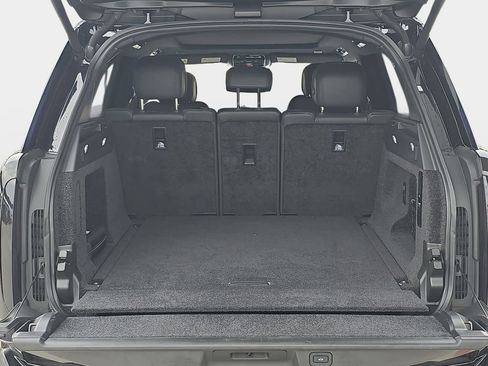Used 2023 Land Rover Range Rover SE image 12