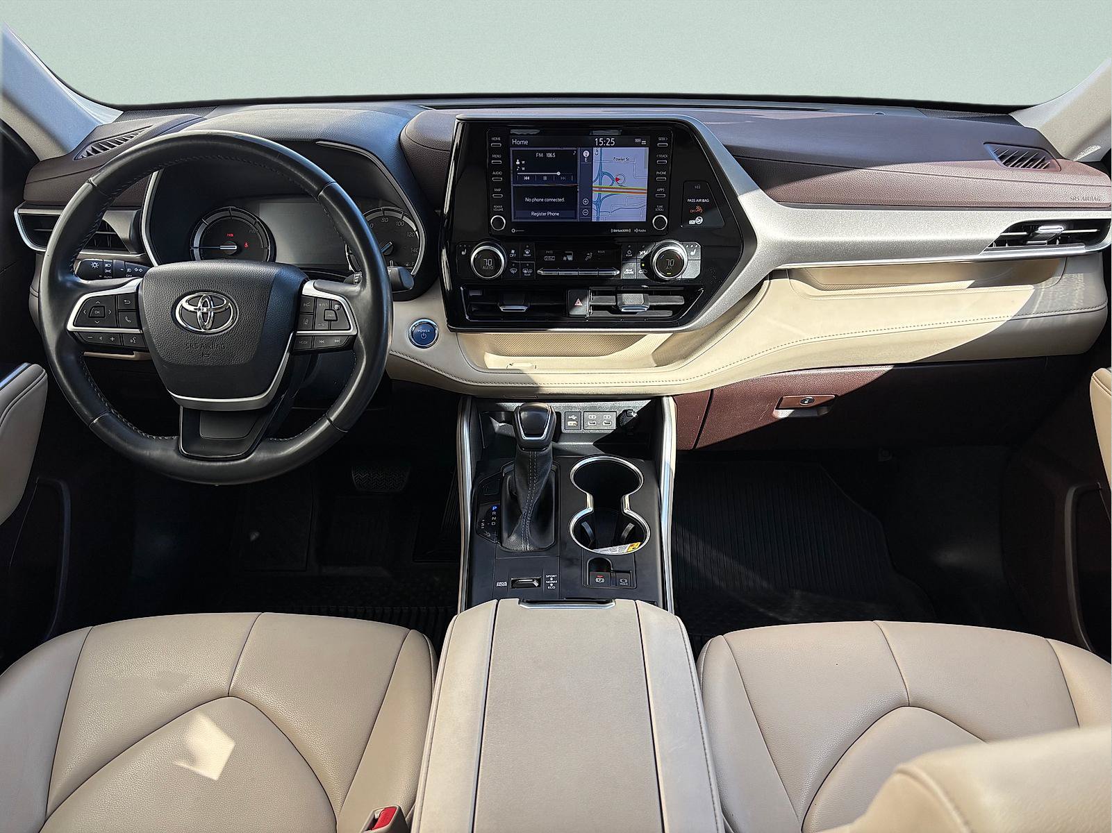 Used 2022 Toyota Highlander XLE AWD/4WD image 29