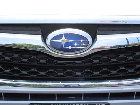 Used 2016 Subaru Forester 2.5i Touring w/ Eyesight & Navigation System AWD/4WD image 10